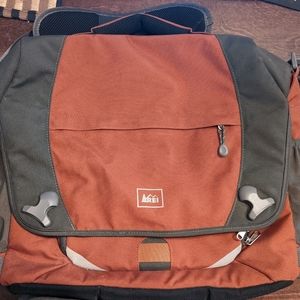 REI co-op Laptop Shoulder Messenger Bag